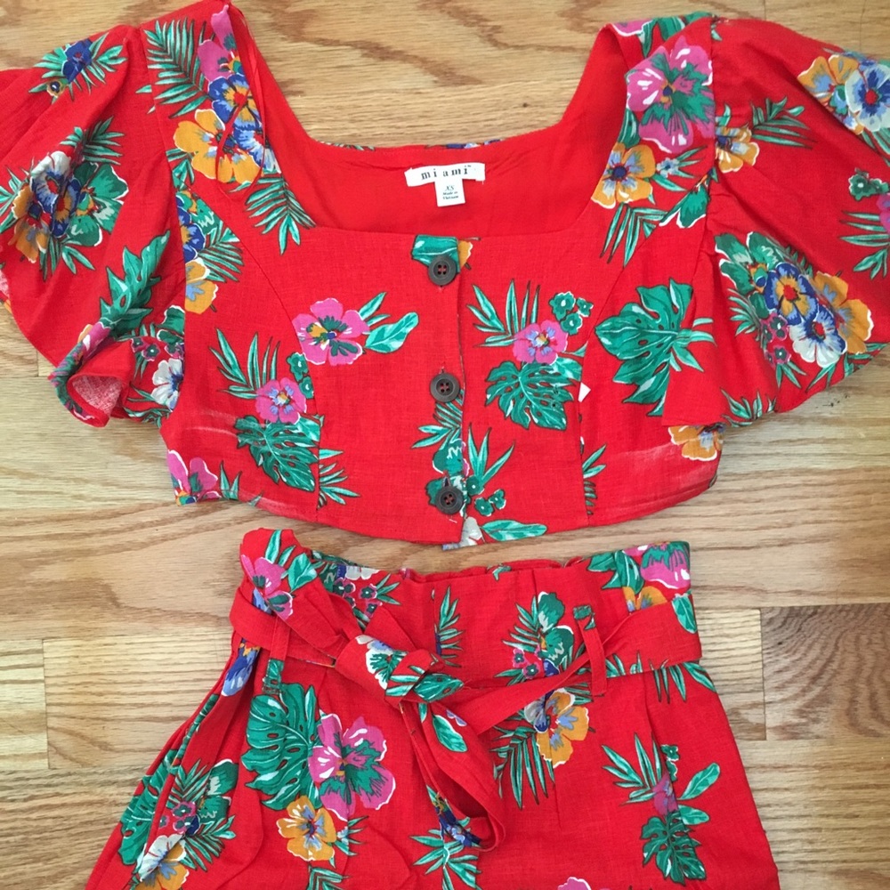 Two piece set.